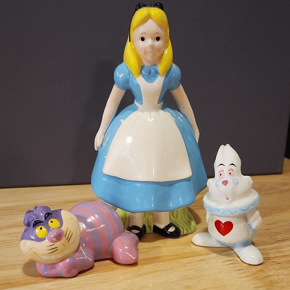 VIintage Alice in Wonderland Figurine Set Disney White rabbit, Cheshire cat